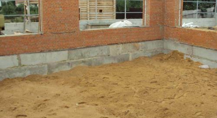 Песчаная подсыпка бетонного пола