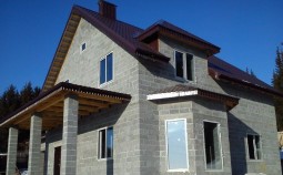 Плюсы и минусы строительства домов из керамзитобетонных блоков