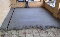 Как обустроить бетонный пол по грунту в частном доме
