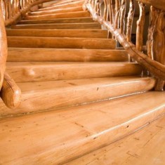 Изготовление и крепление деревянных ступеней к лестнице