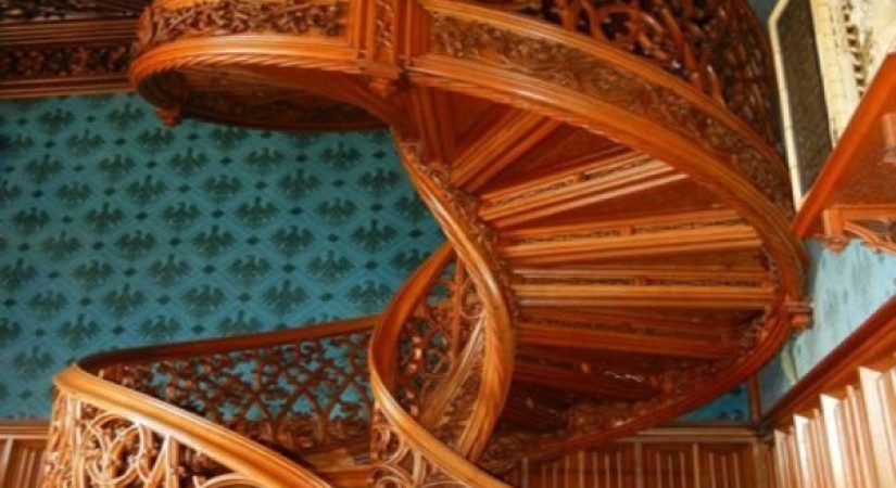 Винтовые лестницы из дерева в интерьере