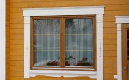 Какие наличники на окна для внешней отделки деревянного дома выбрать?