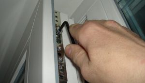 Регулировка пластиковых окон самостоятельно на зиму